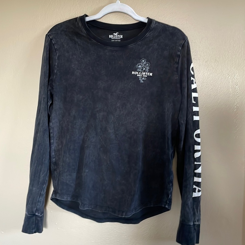 •HOLLISTER SHIRT•